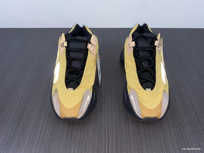 Yeezy Flux' GZ0717 MNVN 'Honey Boost 700 0812